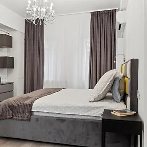 Brand New - Old Town Apartment